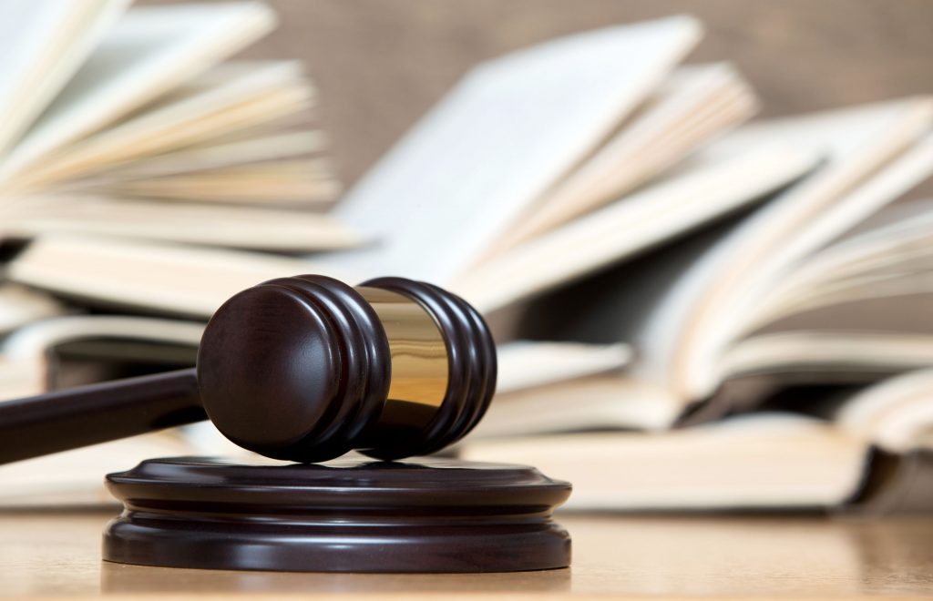 Se défendre seul sans avocat
